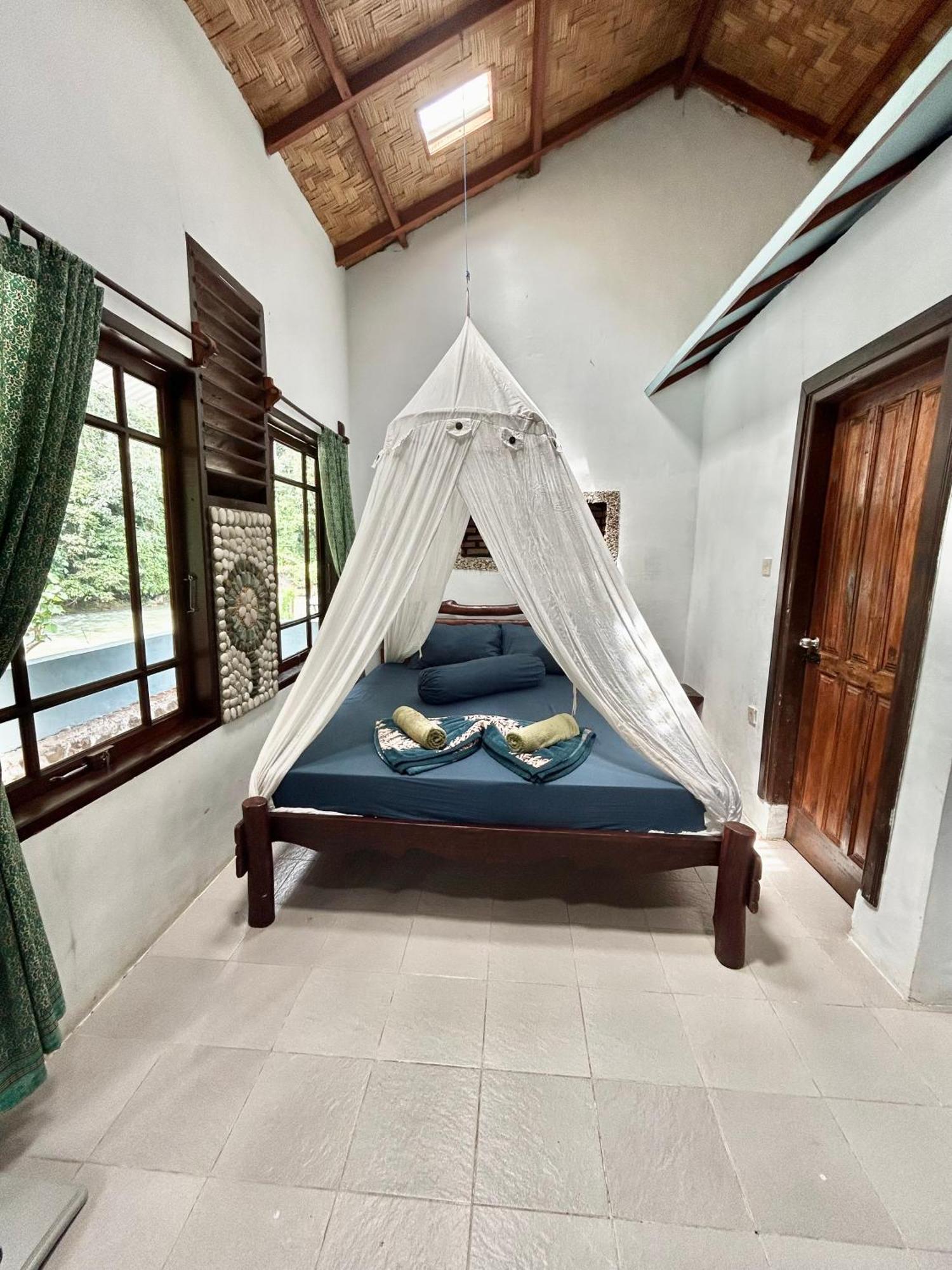 Aussie Inn Bukit Lawang Exterior photo